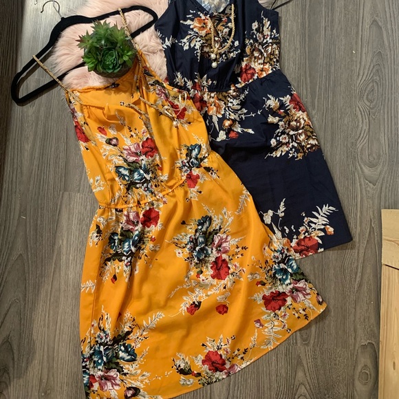 Bundle 2 summer dresses - Picture 1 of 3
